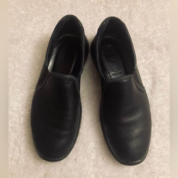 Ecco Black Leather Slip On Shoes - Picture 1 of 8